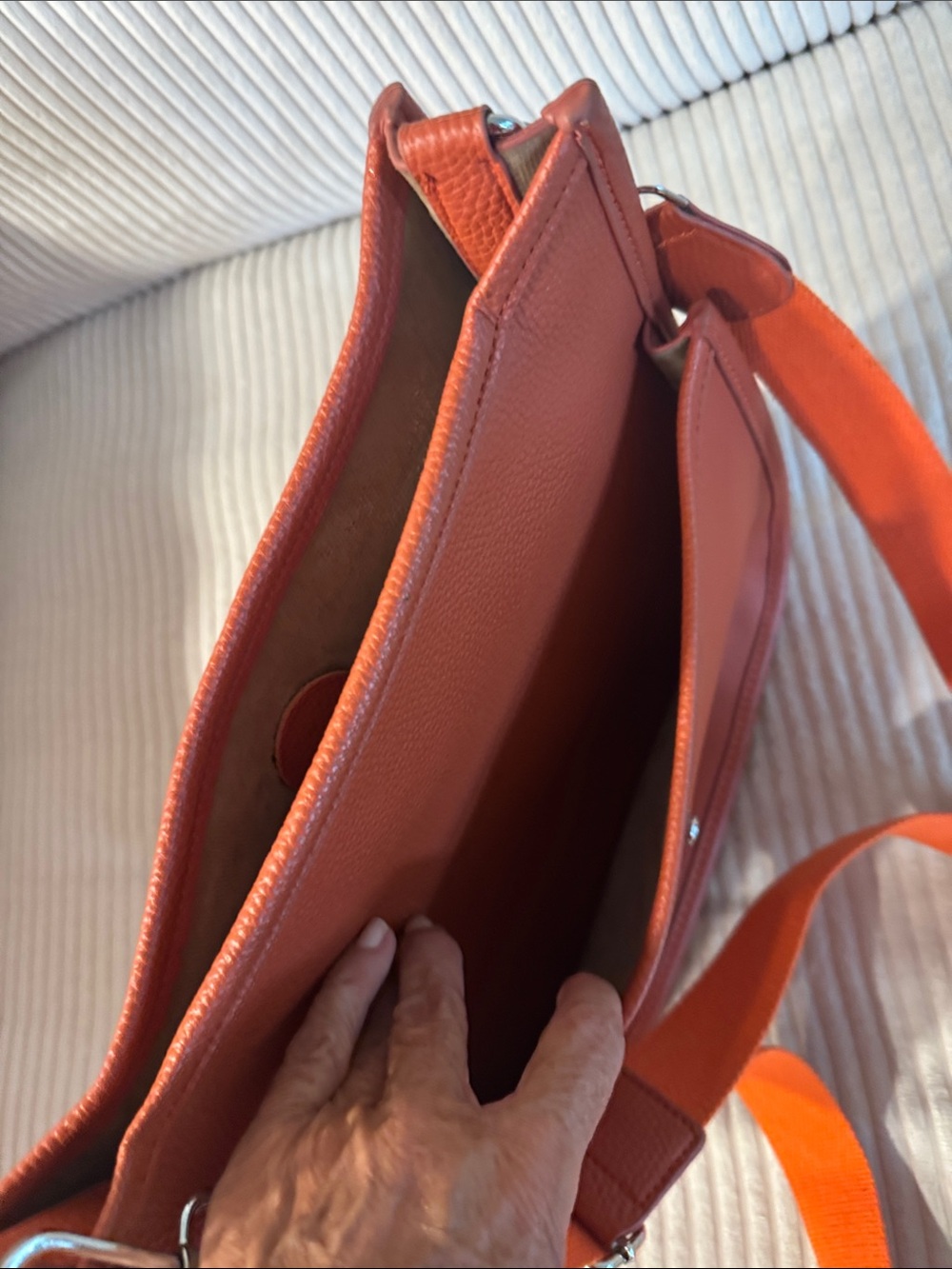 Crossbody bag - Picture 8 of 9